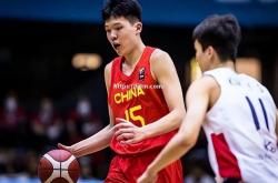 江南体育-CBA球员个人荣誉赛事丰富多样，各项奖项悬念重重