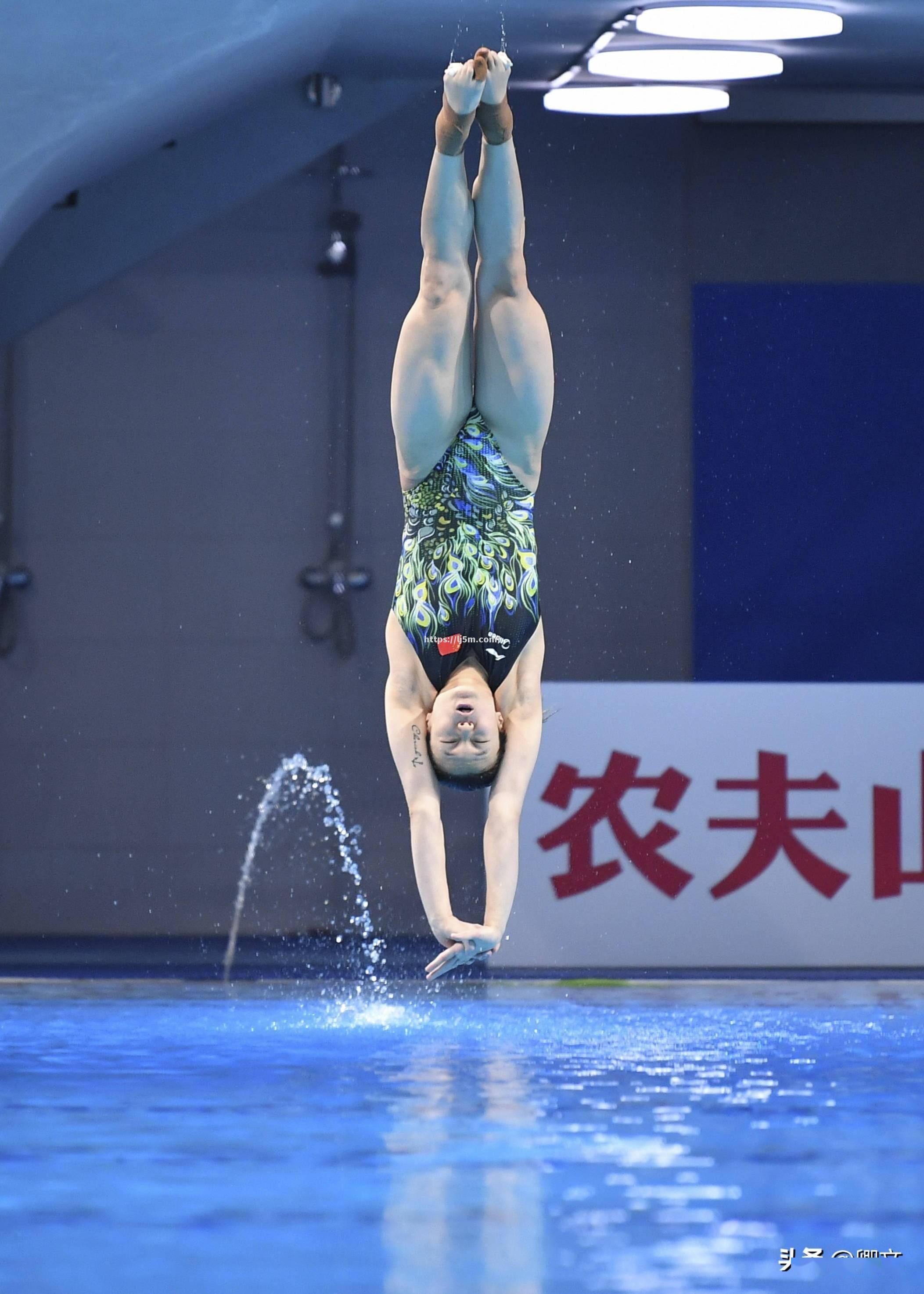 女子跳水勇敢，重重考验不住